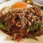 タイ料理のチャンタイさんでのパッ・ガパオ・ガイ(鶏肉野菜炒め)